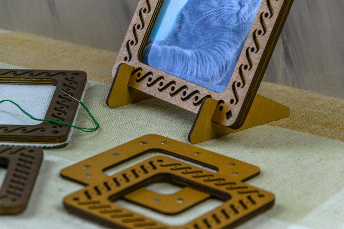 Magnetic cross stitch hoop wooden embroidery frame set