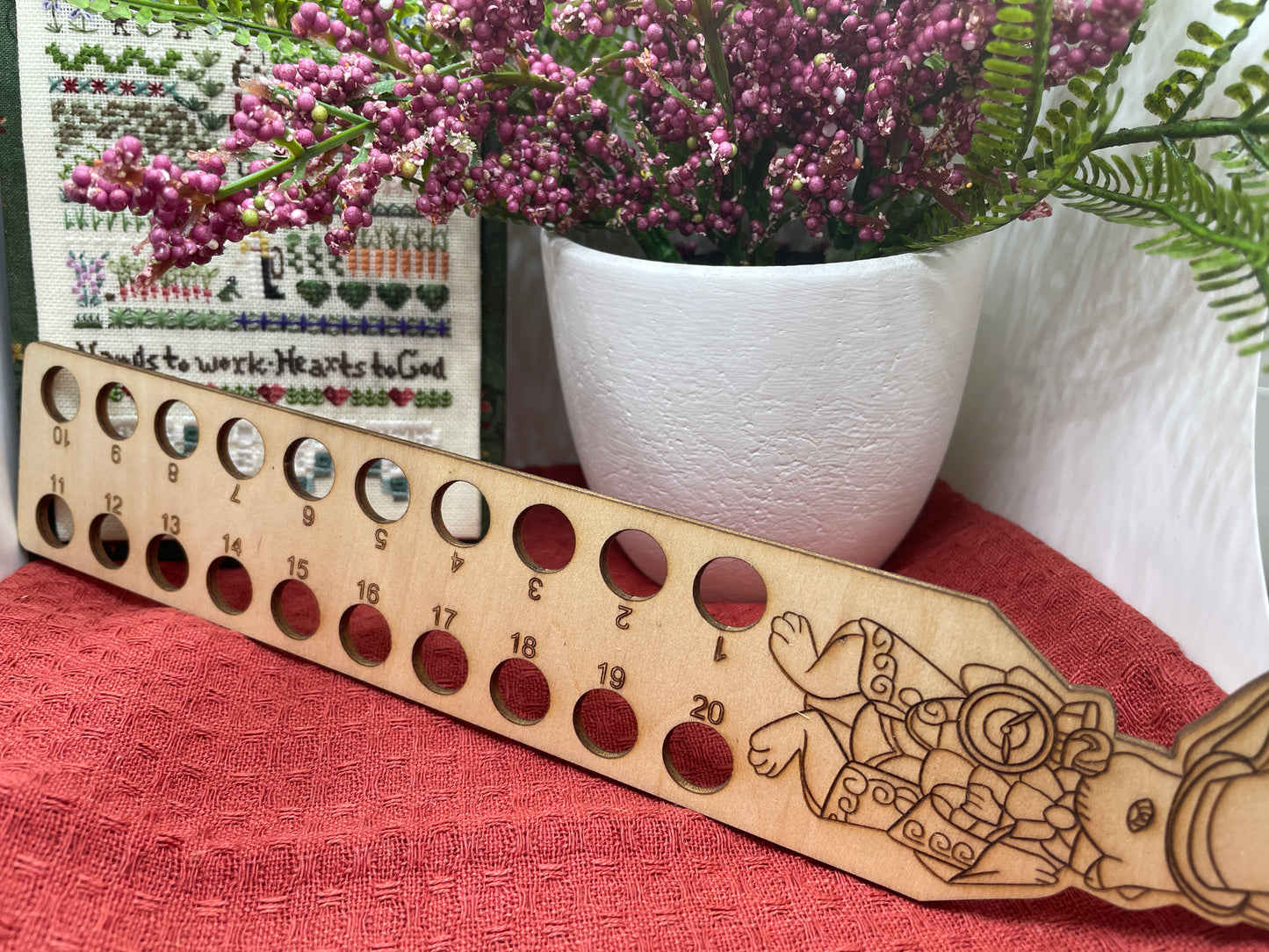 20 hole Alice In Wonderland thread keep