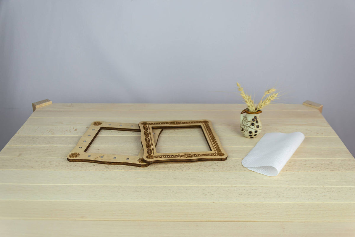 Wooden cross stitch hoop magnetic frame for fabric holding