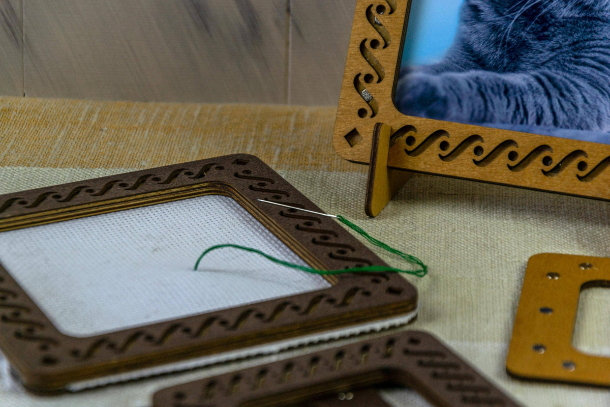 Magnetic cross stitch hoop wooden embroidery frame set