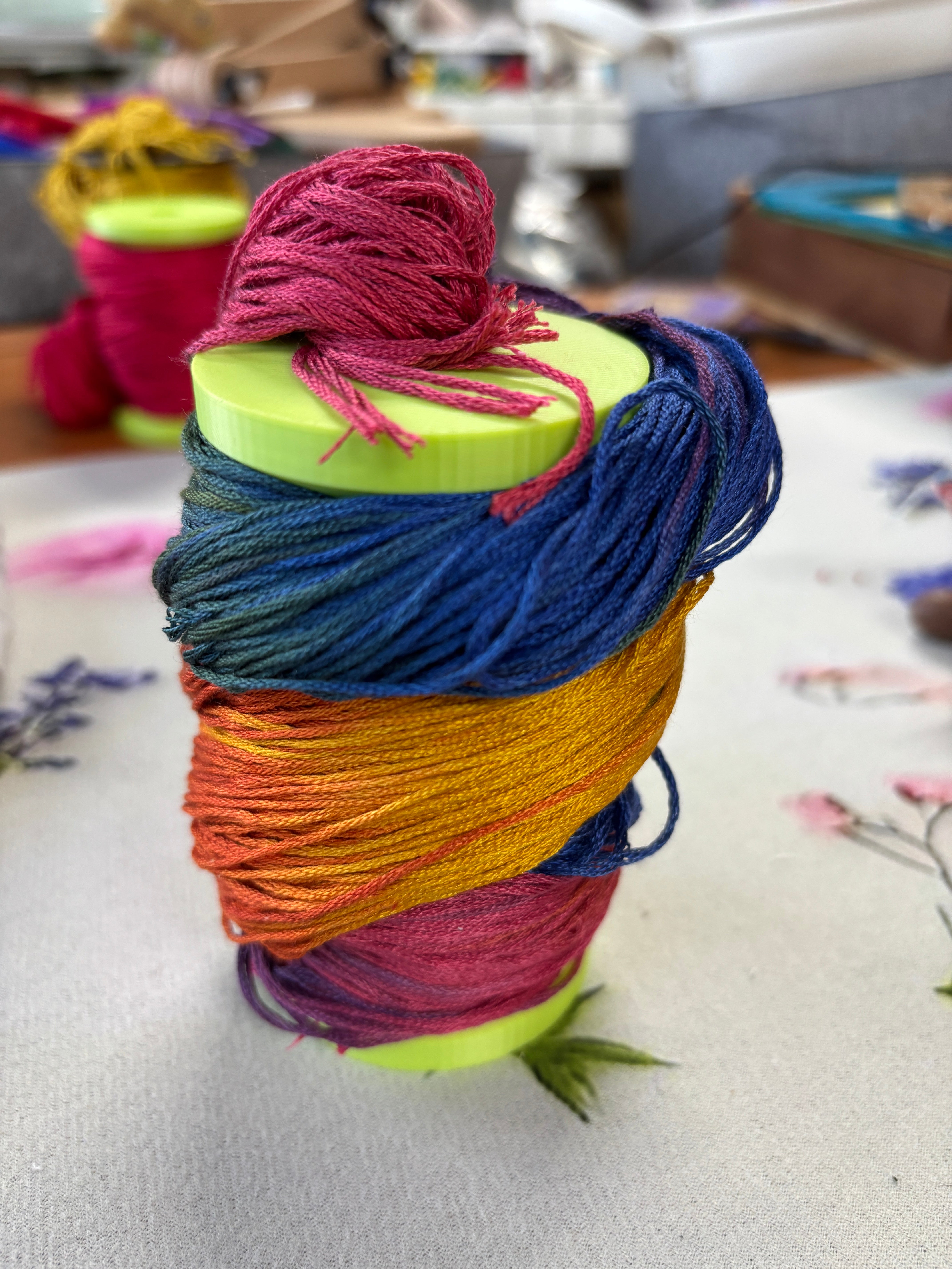 Coloured Plastic Spools – paddocklanedesigns