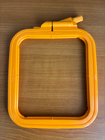 Nurge Square Hoops
