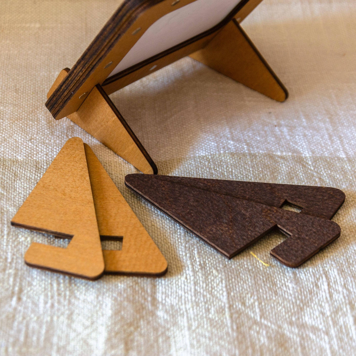 Magnetic cross stitch hoop wooden embroidery frame set